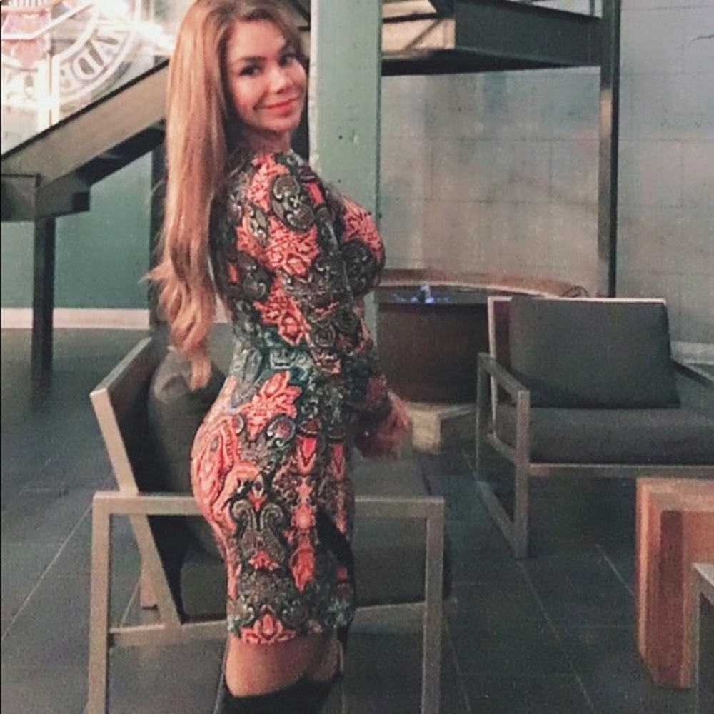 Bodycon Paisley Venus Mini Dress Size 2 EUC